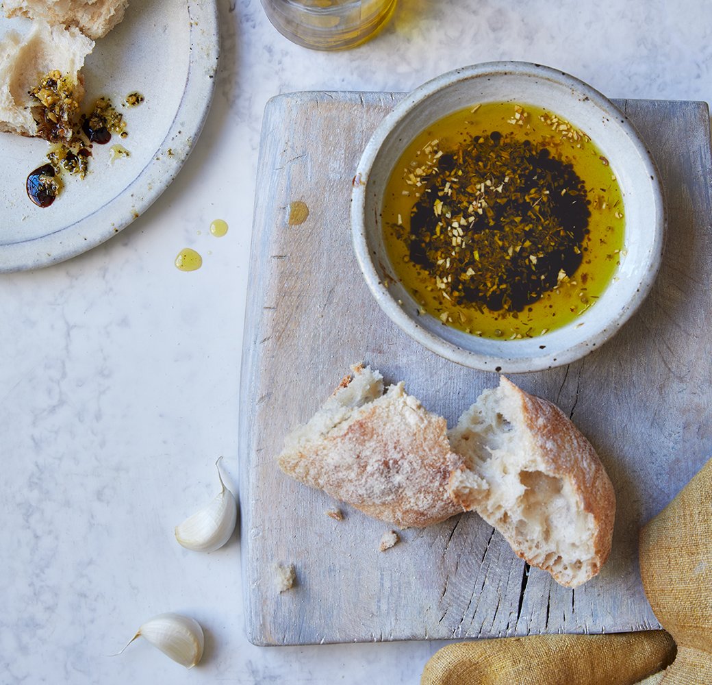 Olijfolie & balsamicoazijn met zuurdesembrood